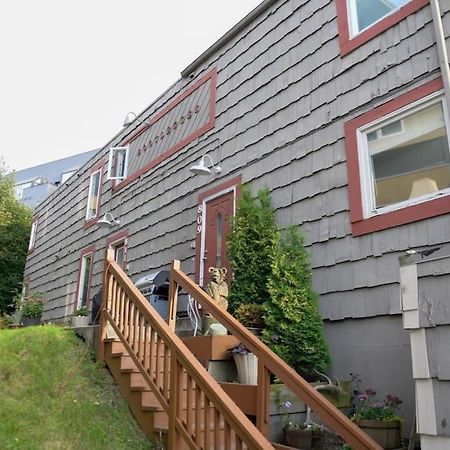 Modern Condo Steps From The Ocean Anchorage Exterior foto
